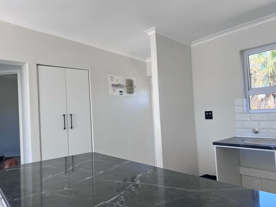 To Let 2 Bedroom Property for Rent in Parklands Western Cape